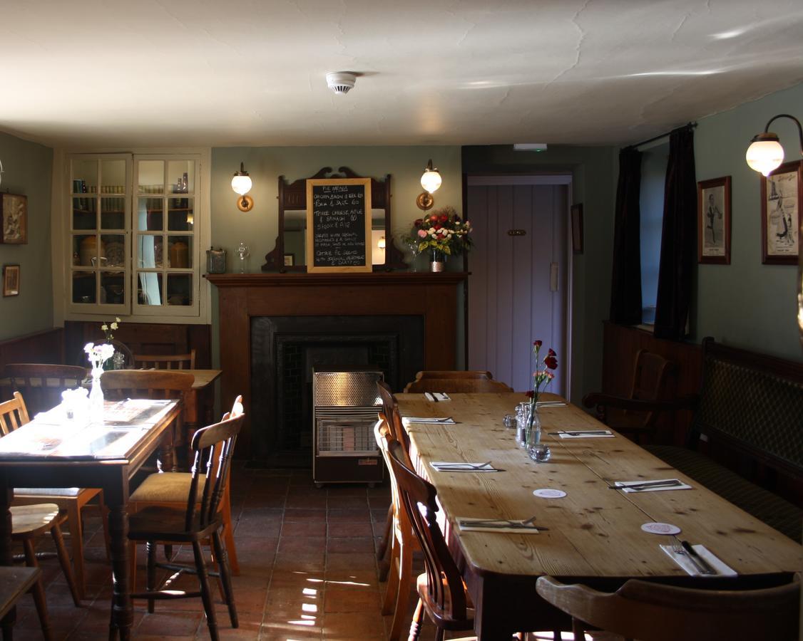 The Three Horseshoes Warham 외부 사진