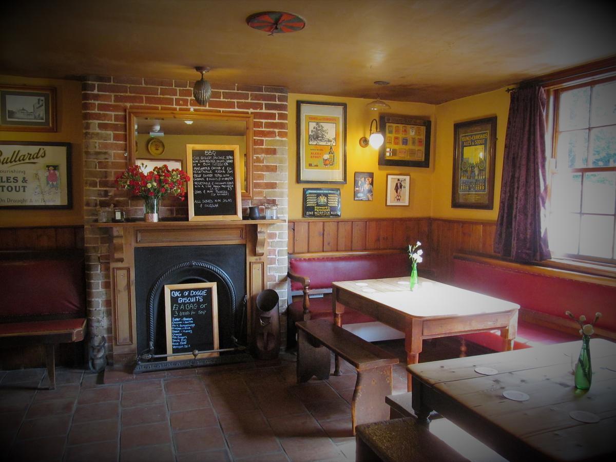 The Three Horseshoes Warham 외부 사진
